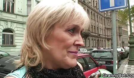 Joven perra brutalmente follada clavado y videos xxx de veteranas obligado a tragar todo el semen