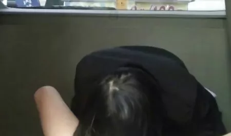 Joven negro tentación hermana con la blanco cogiendo veteranas persona