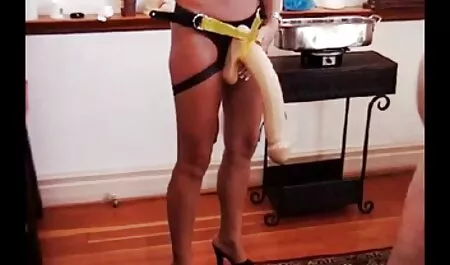 Hermosa pelirroja acaba de hacer una mamada mágica cogiendo veteranas :)