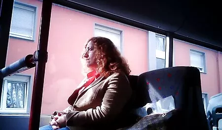 Estrellas veteranas con adolecentes porno tienen una orgía ansia de grande con niños