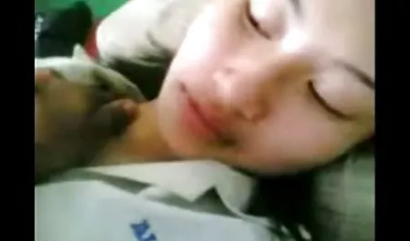 Alemán polluelo con tatuaje coño serve veteranas folladoras la crowd de grown hombres a un orgía