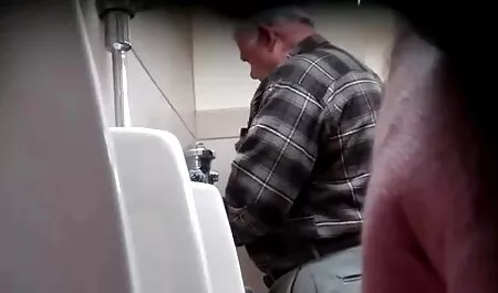 Jugosa veteranaslesvianas mamada pov con semen de joven de Ébano con ojos grandes