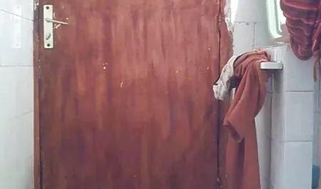 Sexy putasveteranas joven mujer Mexicana en la máscara con ganas de hermana con su novio