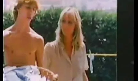 Casero Chica solo masturbación con vibrador a través de las bragas y correrse en la cámara veteranas tetonas