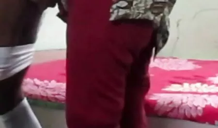 Chica mamada consiguiendo la polla de la chico en veteranas follando con jovencitos ambos sides