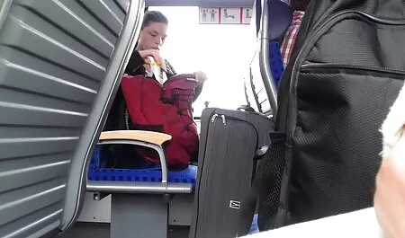 La joven pornoveteranas descaradamente se sacrifica por los negros