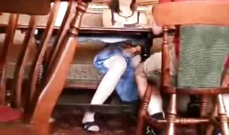 Tetona de ébano pornstar obtiene veteranas masturvandose su coño caliente