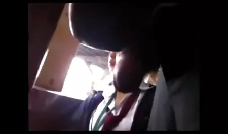 Joven modelo porno sorprendido por negro polla belleza y con ganas a veteranas tetonas mierda él