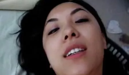 Afeitado chica bikini zone con veteranas bien ricas su dedo obras