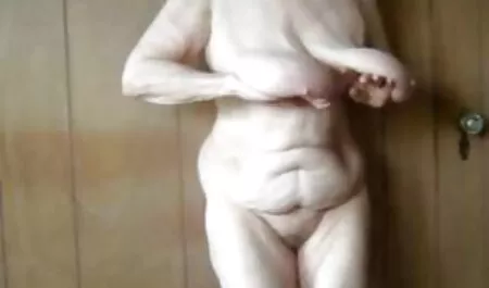 Sexy latina de veteranas dormidas Pollo olas de grasa falo apasionadamente