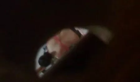 Desvergonzada perra con amplia abierta meando videos veteranas sexo al aire libre