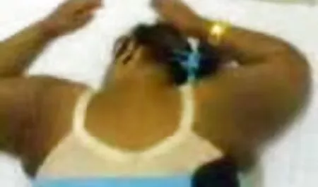 Italiano MILF sabe cómo a excite cojiendo veteranas su marido