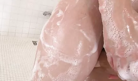 Belleza madura videos de veteranas arrechas tetona ardientemente folla su coño con un vibrador en el sofá