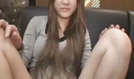 Las jóvenes chicas japonesas empujan bolas en el culo y veteranas videos xxx masturbarse su L.