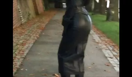 Masaje de manos y labios sexy coño de un permanente miembro de una hermosa video xxx de veteranas chica