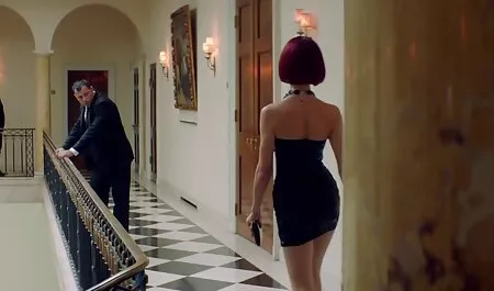 Una pareja madura gordas veteranas follando le encanta chupar una polla en una posición 69 y sentarse en ella con su coño