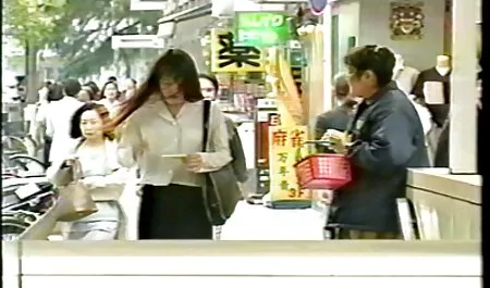 La caliente veteranas dormidas moaning perra consigue su anal agujero follada