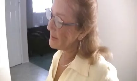 Loco Estrella del porno y tres monstruos cojiendo con veteranas