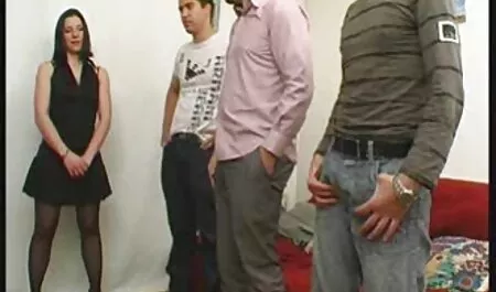 Joven Japonés de mucama permite a los chicos a la mierda con videos de xxx veteranas juguetes sexuales y falo