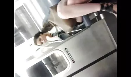 Una multitud de hombres fumaba un mar de semen en la cara veteranas muy tetonas por una cachonda joven turpitude