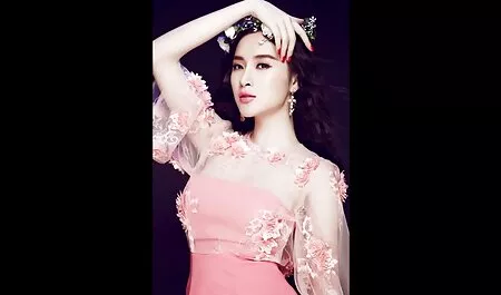 Una selección de la caricia sexualmente explícita de la joven pareja veteranos porno en posición 69