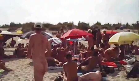 Chica joven Natalia veteranas con tetas grandes Rossi le encanta montar una polla apasionadamente