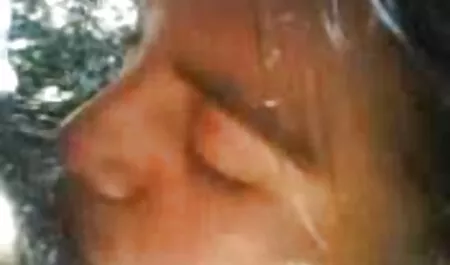 Madura estrella del porno convencer a una chica joven para follar video de veteranas con un vibrador