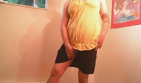 El viejo madres veteranas xxx hombre suavemente hermana coño una joven pareja en una posición de conducción