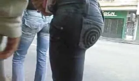 Las niñas eligen un patán por no hacer sexo casero con veteranas que la gente ame