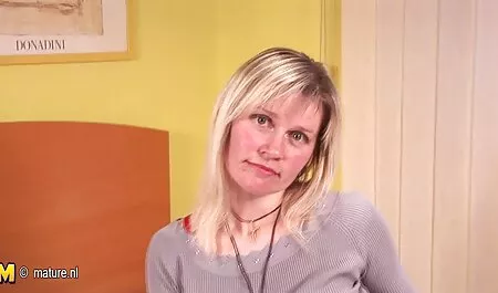 Salvaje veteranas follando baile de una joven coqueta en la cama