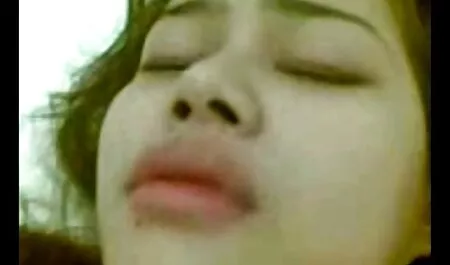 Una veteranas serviporno chica joven folla por un chico en la biblioteca