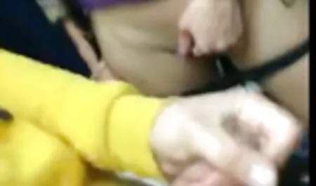 Una joven se sorprende de la gran polla de su novio y quiere obtener videos de veteranas teniendo sexo el delicioso semen de él