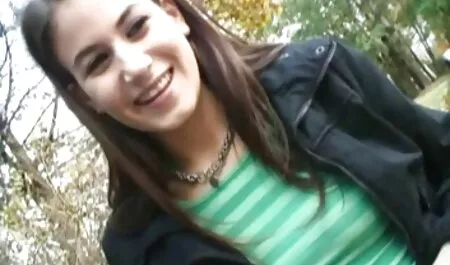 Joven tetona porno modelo videos de veteranas teniendo sexo impresionante stripper en la oscuridad