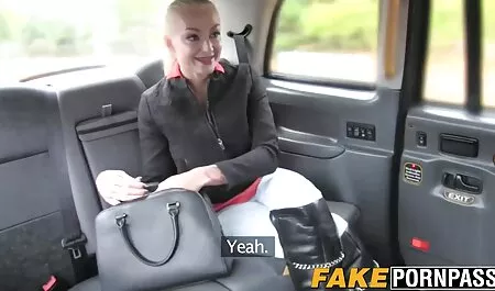 Tatuado chica Asiática masturbación con la veteranas peludas follando mano a Cool orgasmo