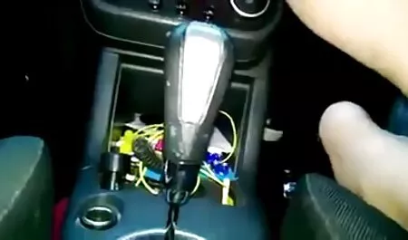 Deliciosa joven madres veteranas xxx modelo porno folla con un hombre en la cama