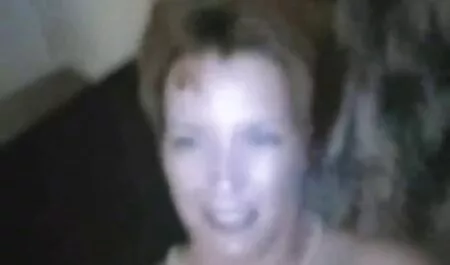 Una elegante, joven, rubia, hermana, loca veteranas peludas follando con un caballero y amor para asumir el