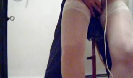 Apretado chocolate L. se la follan y jizzed por veteranas fogosas dos pollas