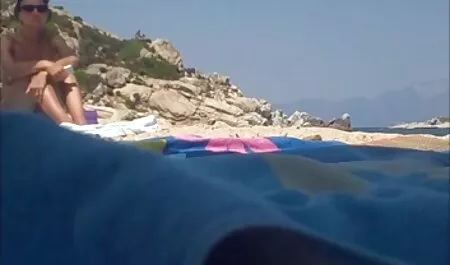 Chica chupa veteranas incestuosas la polla, lamer la cabeza y tragar todo el semen